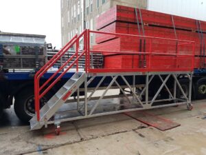 Truck loading platform