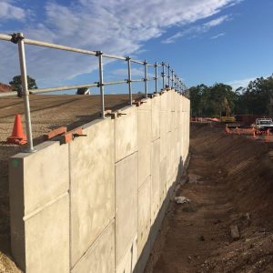 Temporary handrail on RE Wall 4 scaled